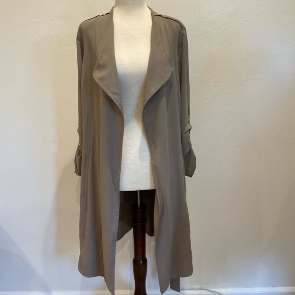 Babaton Quincy Belted Trench Coat Light Weight with Pockets in Taupe Xsm… - Picture 6 of 15